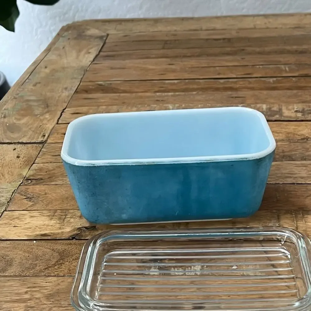 Vintage 1950s Pyrex Glass Refrigerator Dishes Set of 3 One Without Lid Blue Red